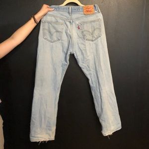 Levi’s blue jeans✨ three button up